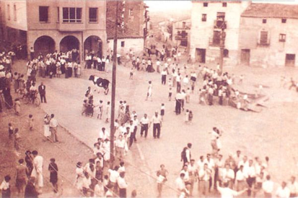 plaza39EDDA053-CD81-E389-19E5-8746EB065154.jpg